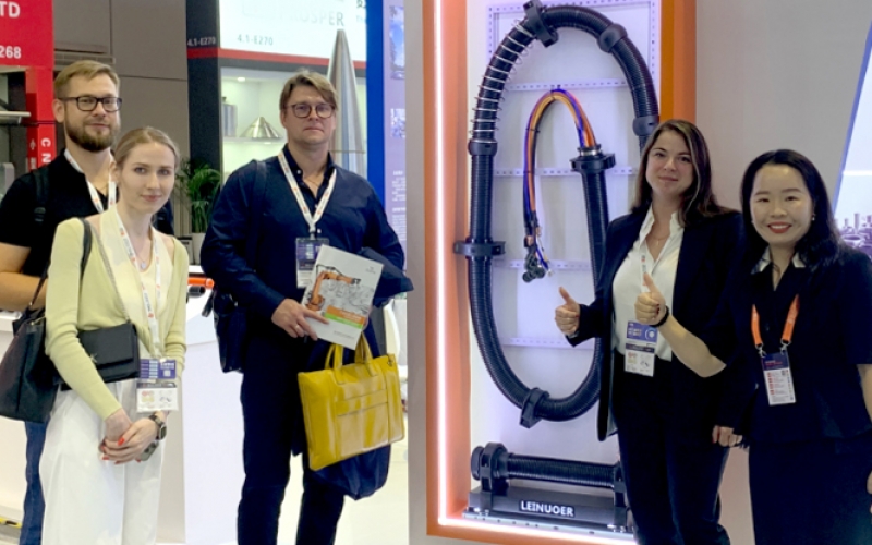 快盈VIII电气携创新机器人管线包 闪耀2024工业博览会